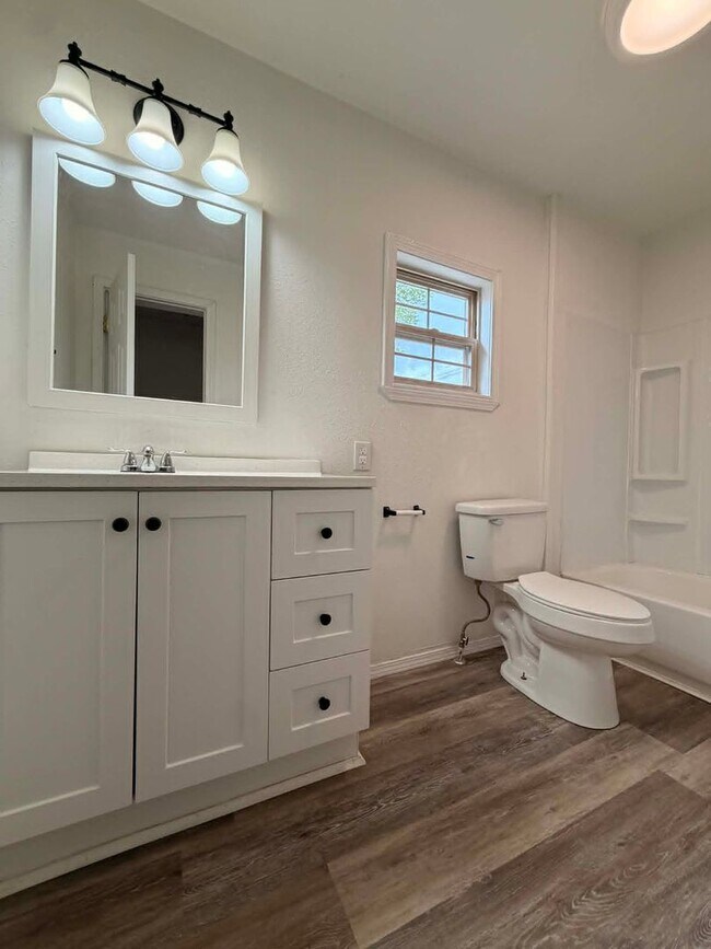 Building Photo - 202 South St