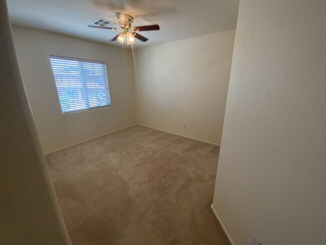 Building Photo - 4 bedrooms and 2.5 bathrooms 2-story home located in Henderson, NV!