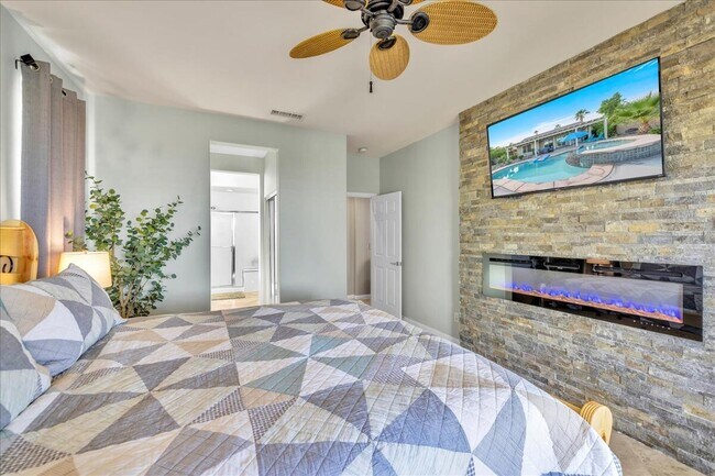 Building Photo - 60636 Desert Shadows Dr
