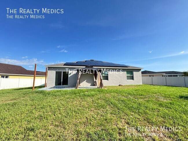Building Photo - 320 Mariana Way