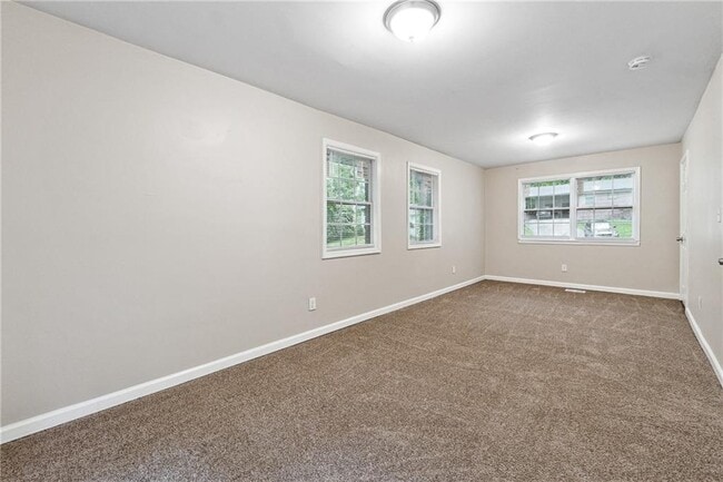 Building Photo - 5786 Deerfield Trail