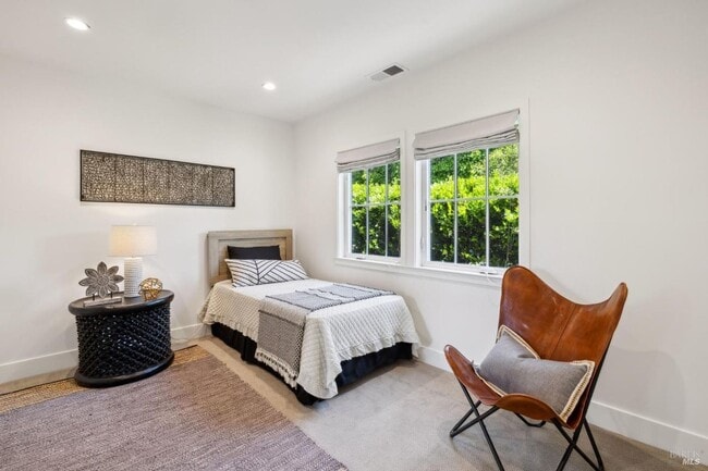 Building Photo - Newly Renovated Ross Four Bedroom & Three Bathroom Home on 1/2 acre with AC and Views