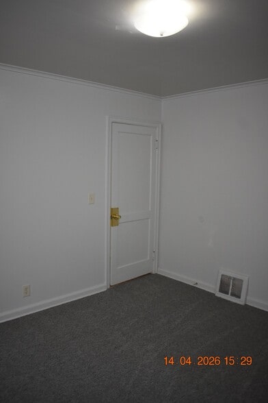 Building Photo - 5705 Fontenelle Blvd