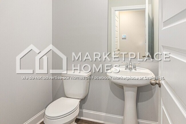 Building Photo - 3335 Meriwether Dr