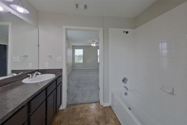 Building Photo - 15102 Verela Dr