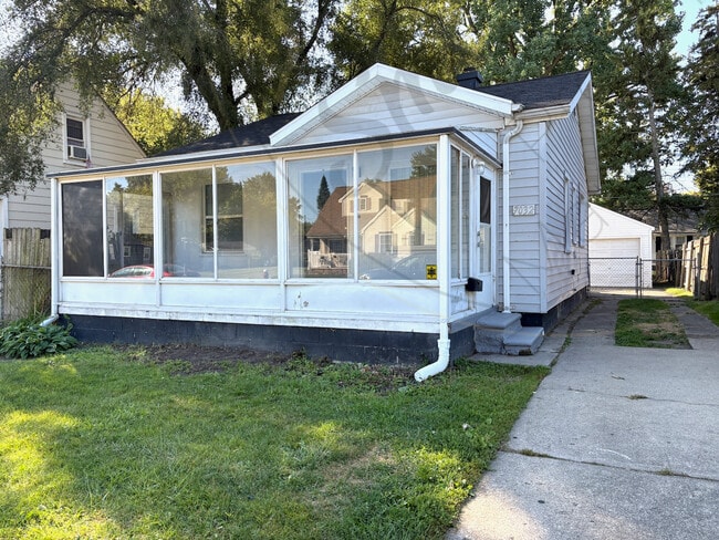 Building Photo - 7032 Fisher Ave