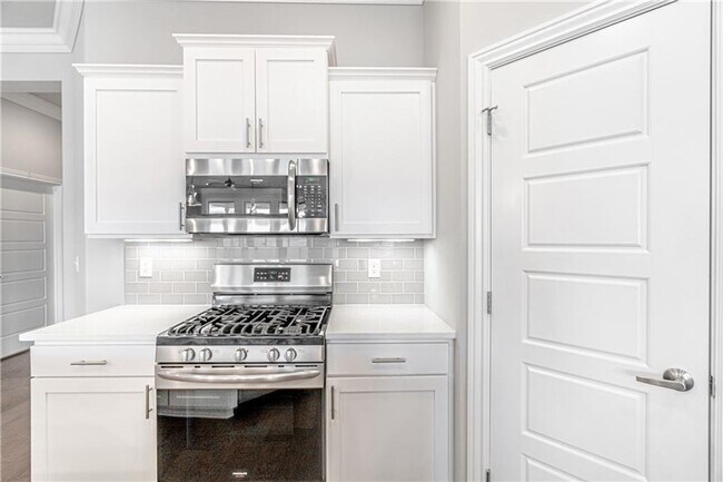 Building Photo - Superb 3 bedroom 2 bath home in Bentonvill...