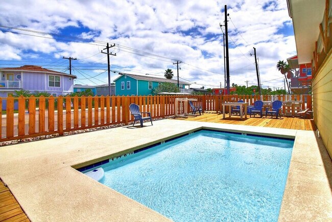 Building Photo - 1924 Eleventh St