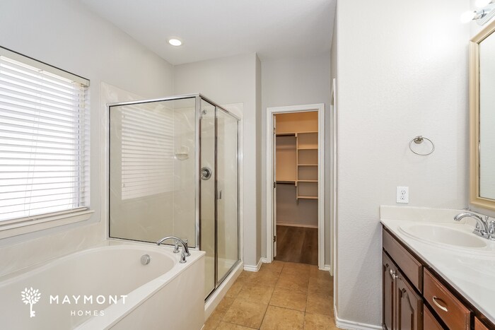 Building Photo - 1405 Zanna Grace Way
