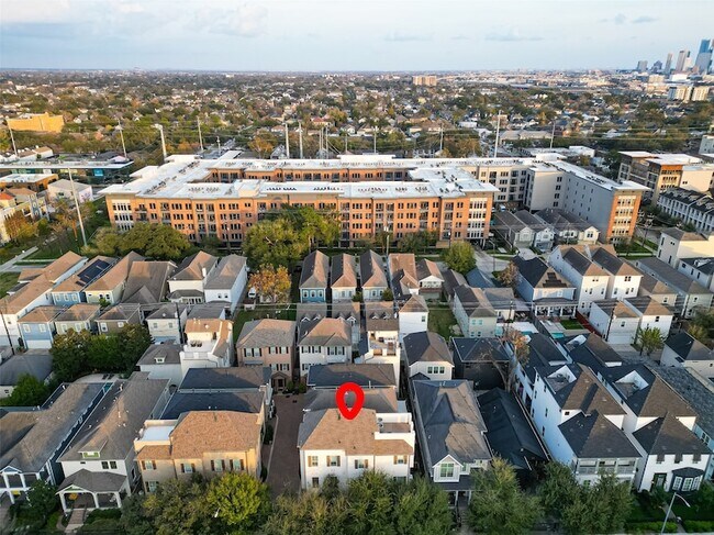 Building Photo - 620 Rutland St