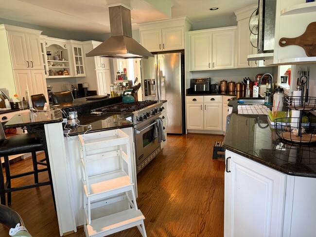 Building Photo - 45800 W Ann Arbor Trail