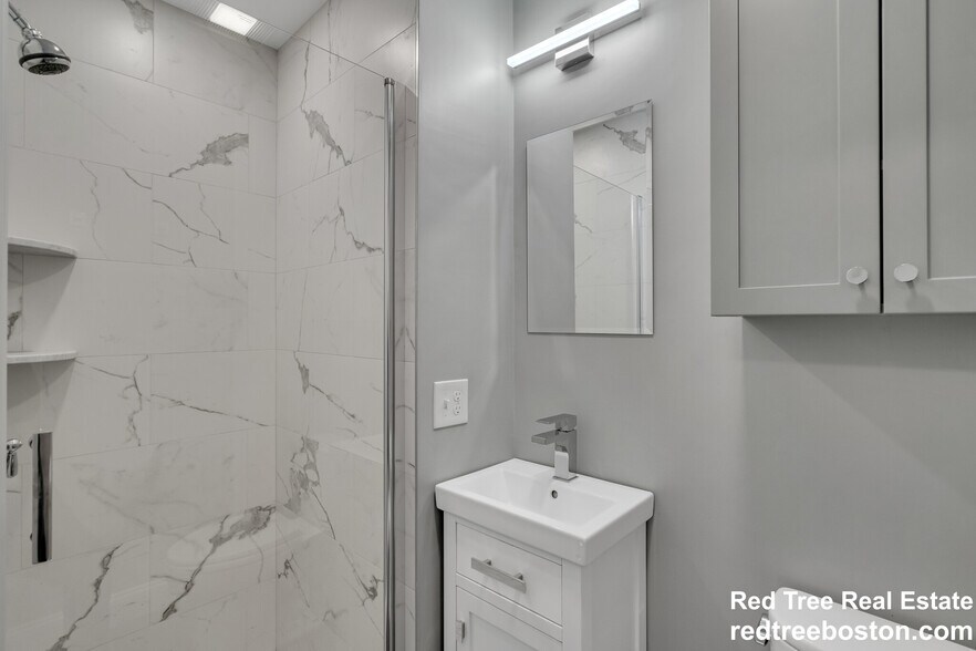 Building Photo - 142 Sutherland Rd