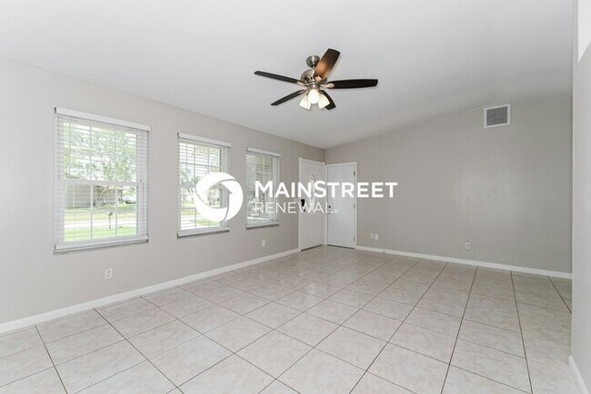 Building Photo - 3 Bedroom Pet-Friendly Home in Cape Coral, FL with Main Street Renewal