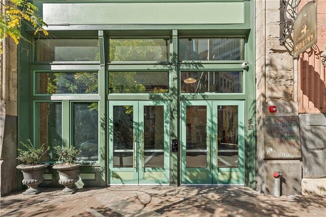 Building Photo - 915 Liberty Ave