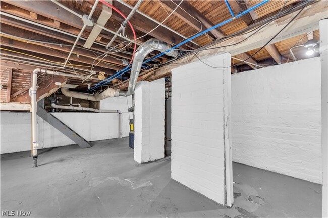 Building Photo - 18810 Arrowhead Ave