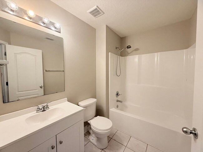 Building Photo - Spacious 4 Bed/3 Bath - Pace Mill Creek