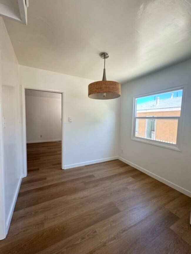 Building Photo - 468