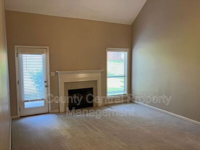 Building Photo - 2045 Forest Lakes Ln