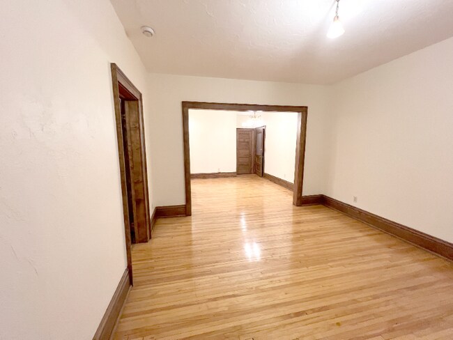 Building Photo - 1204 Harmon Pl