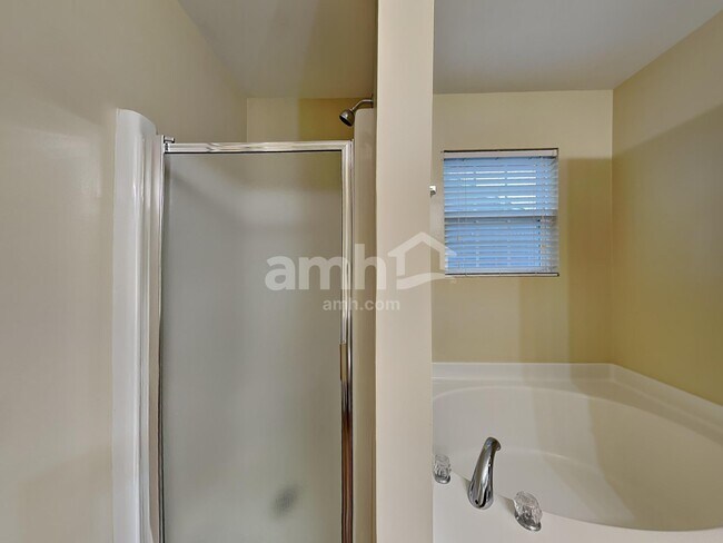 Building Photo - 4613 Cades Cove Dr