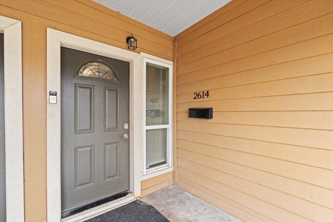 Building Photo - 2614 Isabella St