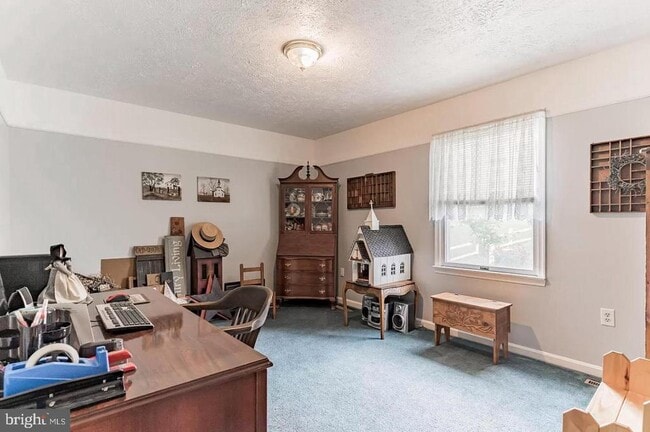 Building Photo - 38426 Laurel Ridge Ct