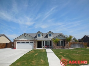Building Photo - Charming 4-Bedroom, 2-Bathroom Home in Nor...