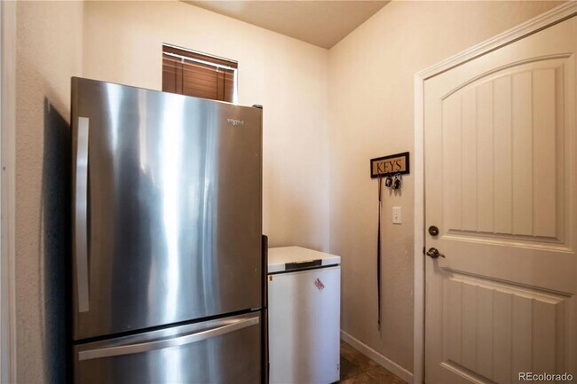 Building Photo - Clean and Spacious Home for Rent