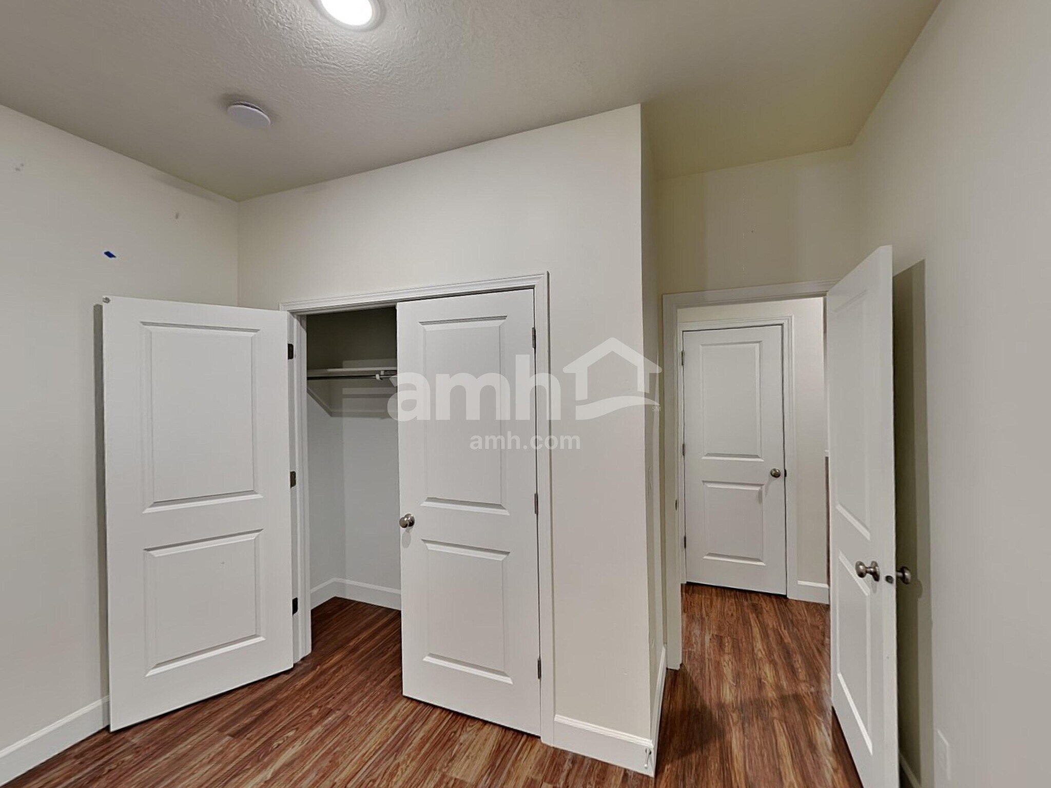 Building Photo - 4390 N Poplar St