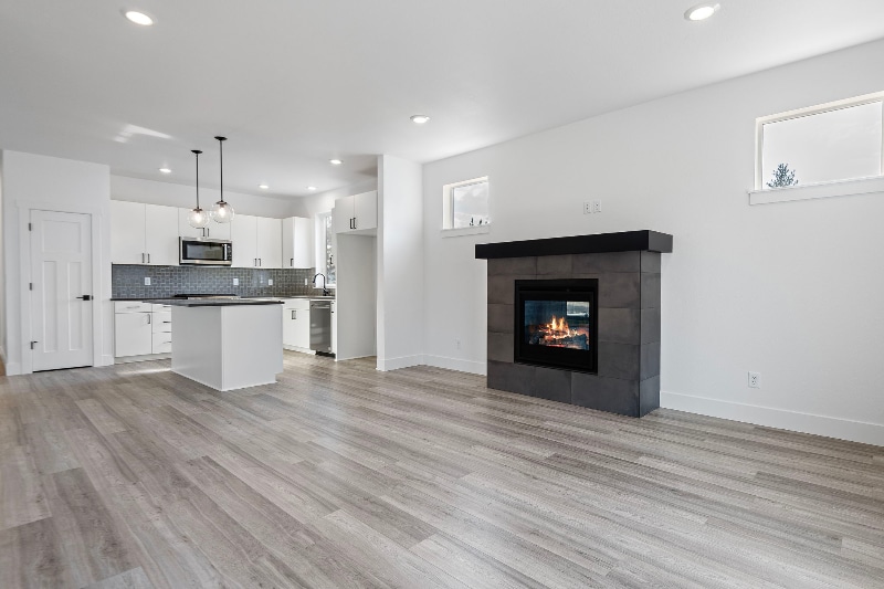 Building Photo - 971 W Linda Ave