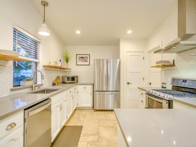 Building Photo - 4908 Dry Oak Trail