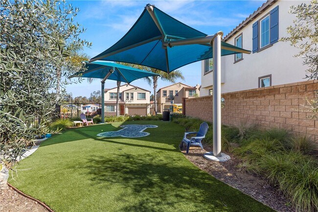 Building Photo - 895 Brookdale Dr
