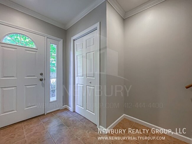 Building Photo - 135 Banksville Pl