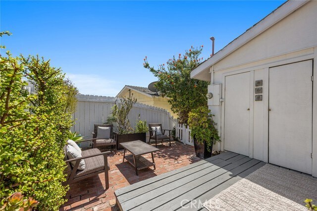 Building Photo - 2750 Solana Way