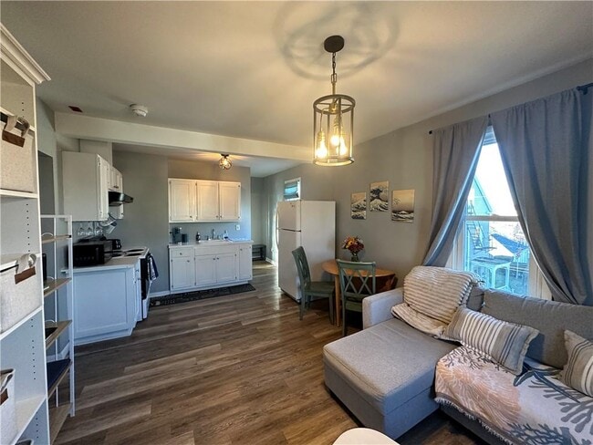 Building Photo - 49 E Bowery St