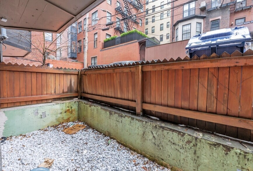 Building Photo - 285 Clarendon St