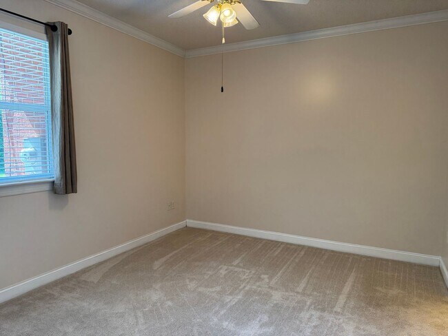 Building Photo - One Bedroom Condo in The Terraces of Denver!