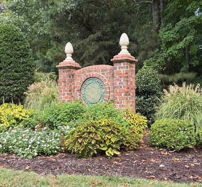 Building Photo - 209 Brookwood Dr