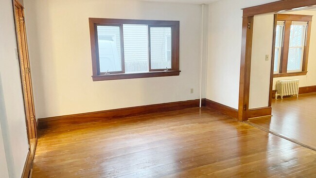 Building Photo - 73-75 Wallingford Ave