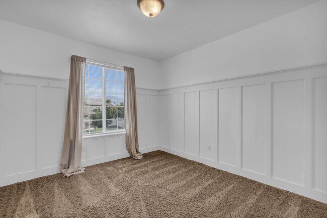 Building Photo - Beautiful 4 Bedroom 2.5 Bath Home in Lehi near Thanksgiving Point!