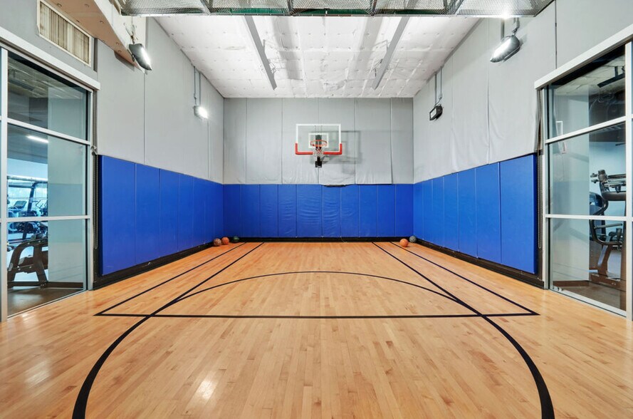 Building Photo - 545 N Dearborn St