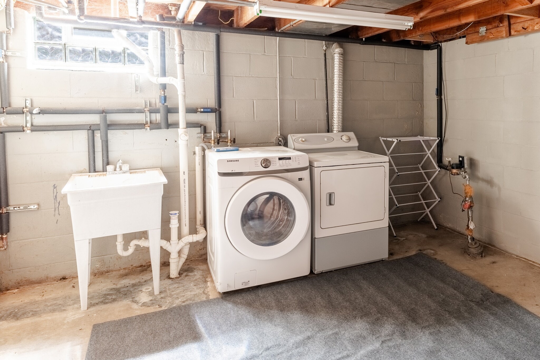 Laundry - 4220 S Adams Ave