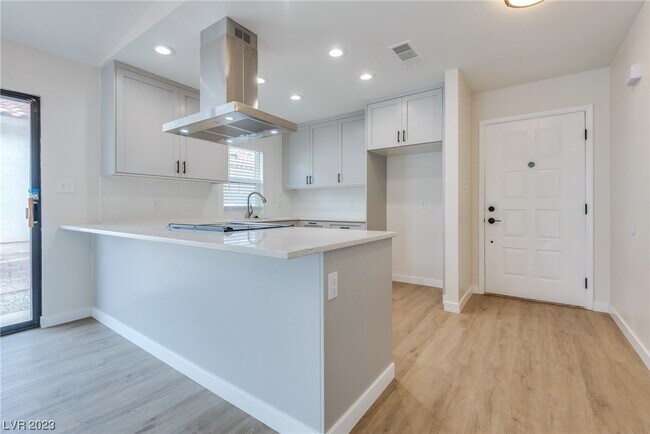 Building Photo - 8437 Lomack Ct