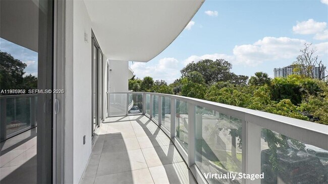 Building Photo - 13800 Highland Dr