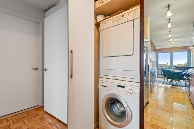 Building Photo - 1 bedroom in FOREST HILLS NY 11375