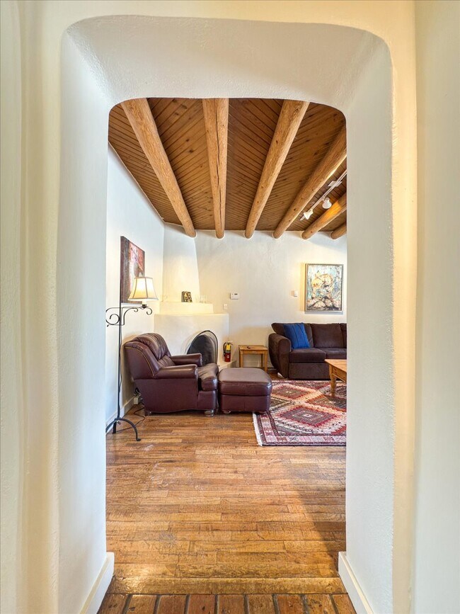 Building Photo - 419 Orchard Dr