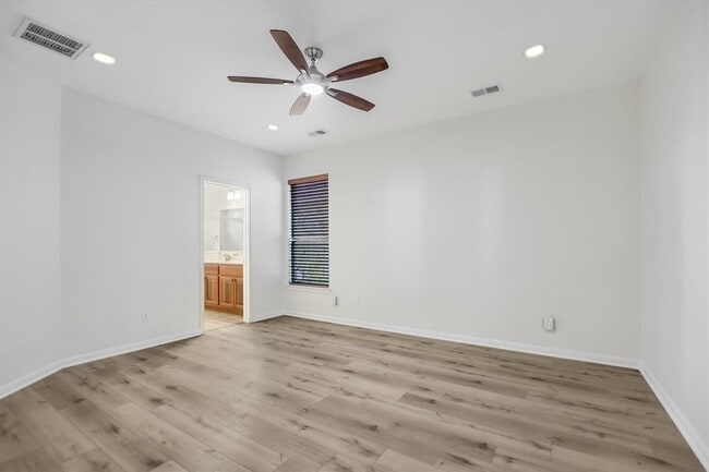 Building Photo - 11400 W Parmer Ln