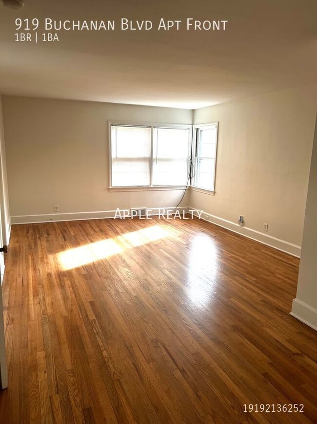 Building Photo - 919 Buchanan Blvd - Apt FRONT - Available ...