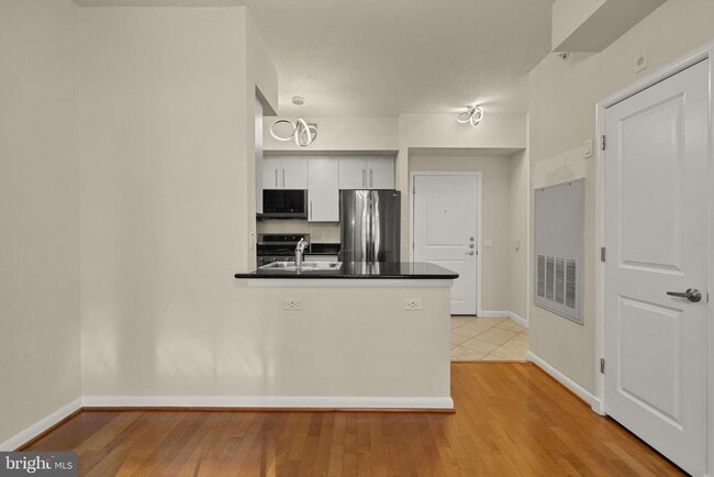 Building Photo - 1021 N Garfield St