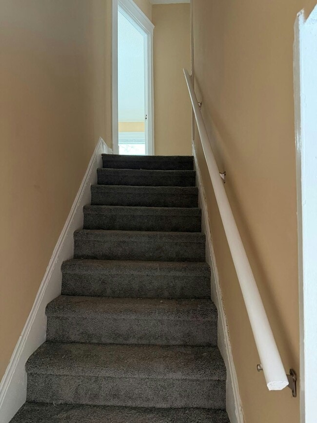 Building Photo - 3381 E 149th St